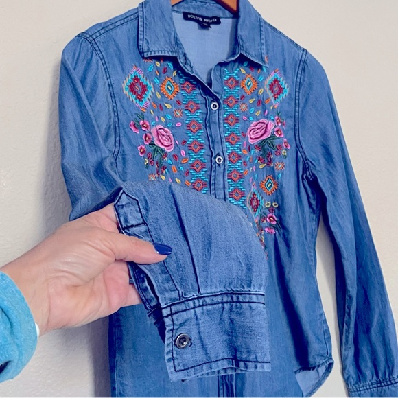 BOSTON PROPER  Denim Embroidered Top XS - Picture 7 of 15